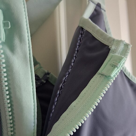 Fabletics Gray & Mint Green Women's Workout Set Size M - Picture 10 of 13